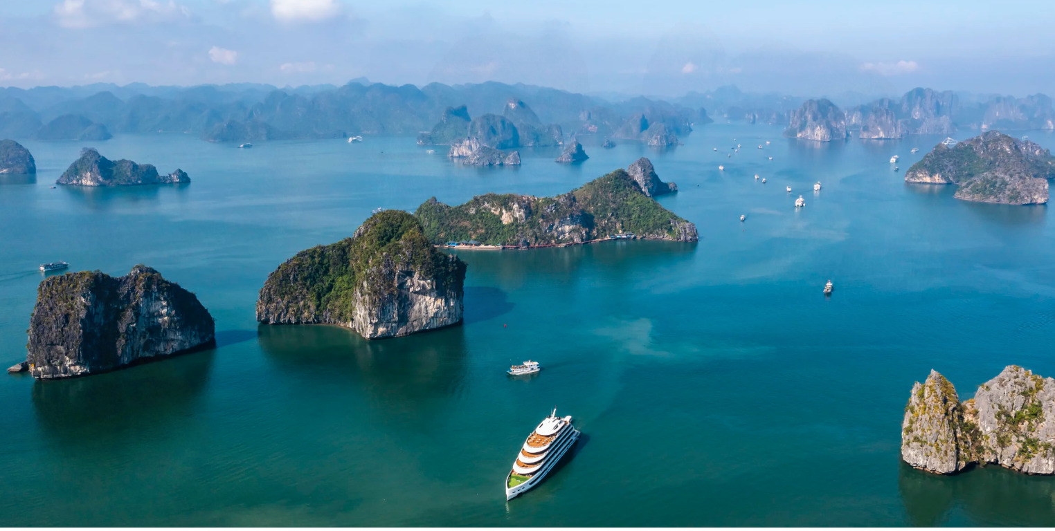 Thuê xe 7 chỗ Hà Nội đi Quảng Ninh khám phá vịnh Hạ Long và Yên Tử